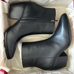 Enzo Angiolini boots size 7.5.